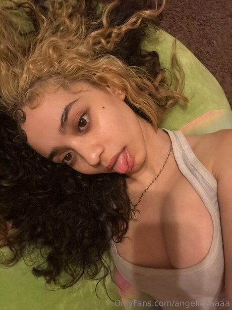 Angelicaaaaa Nacktpornos auf OnlyFans