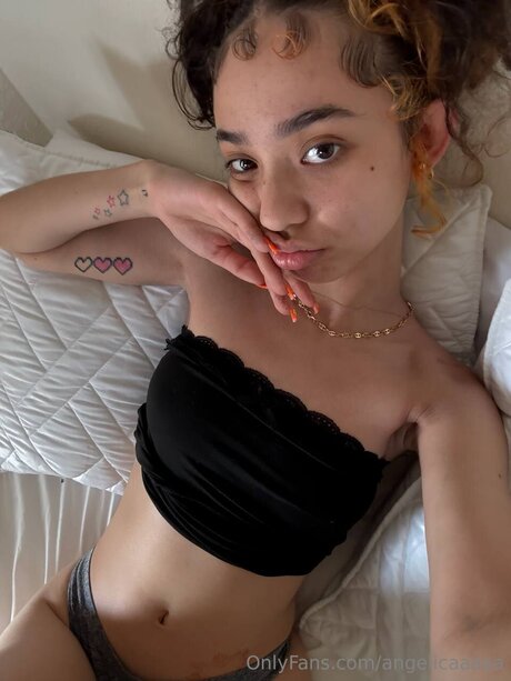 Angelicaaaaa OnlyFans Striptease