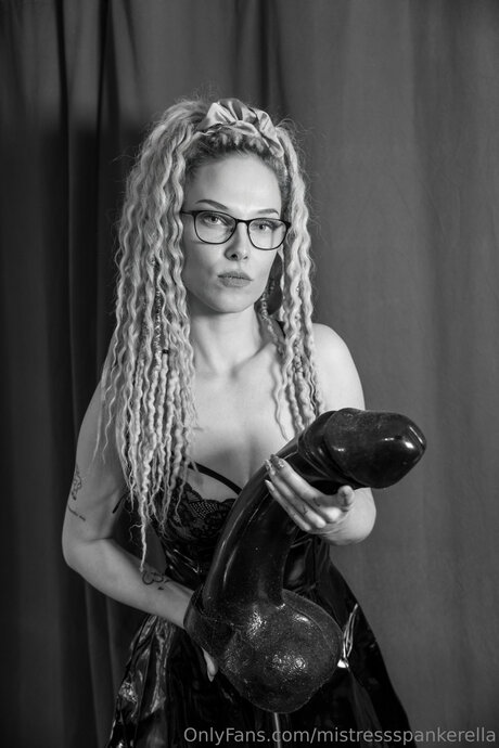 Mistressspankerella OnlyFans Leaks