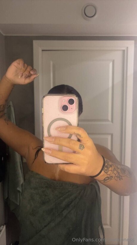 Clarajoness OnlyFans Leak