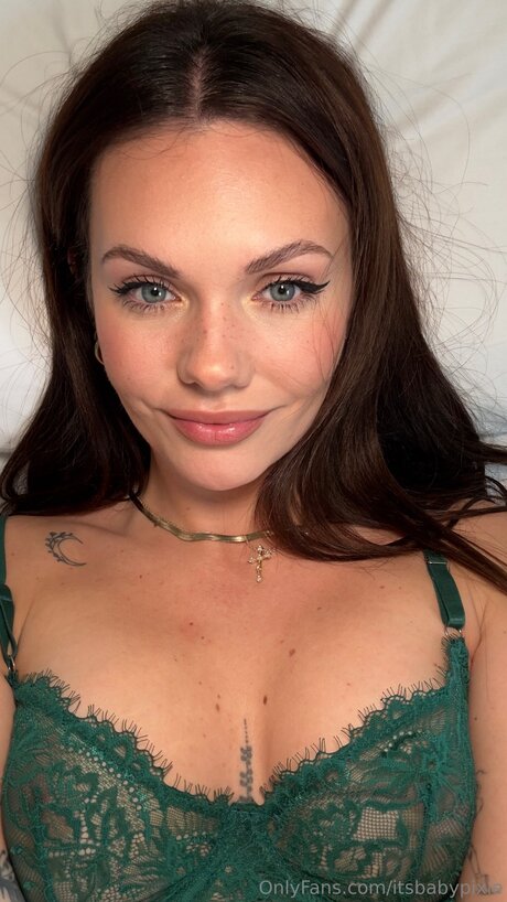 Itspixiebaby OnlyFans Lesbisch