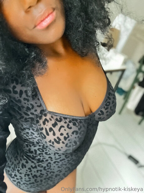 Hypnotik Kiskeya Auf OnlyFans