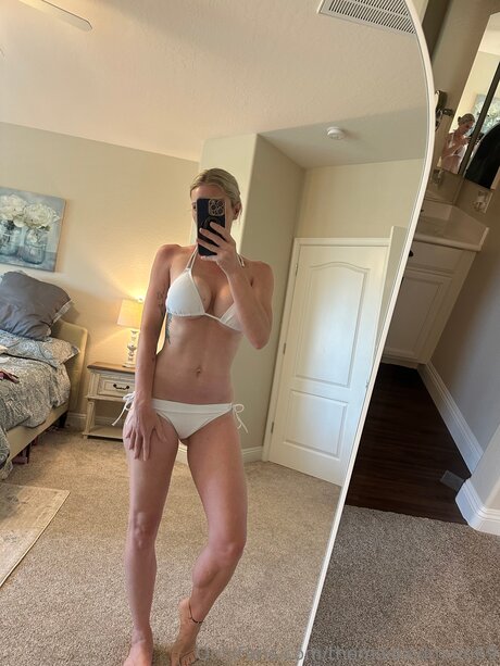 Themaskedmom69 OnlyFans Brüste Bild