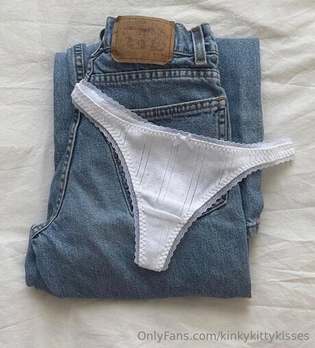 Kinkykittykisses OnlyFans Fotos