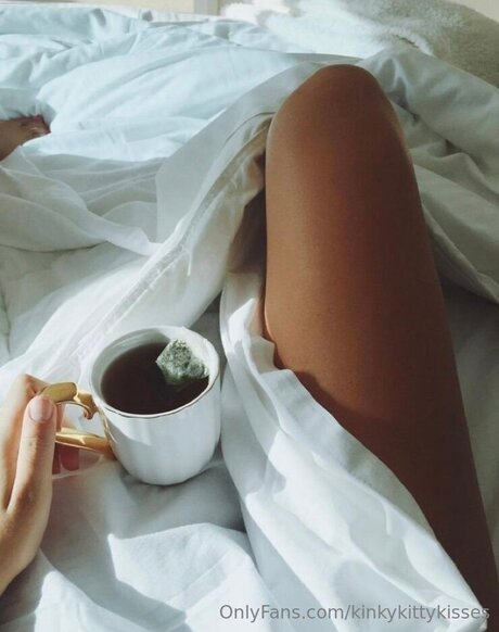 Kinkykittykisses Leaked OnlyFans Sextape