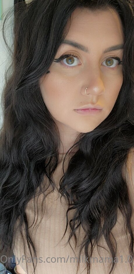 Milkmama1 0 OnlyFans Striptease