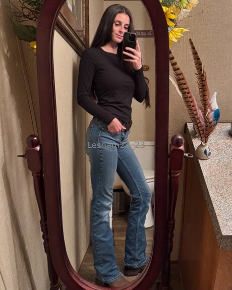 Lesham23 23 OnlyFans