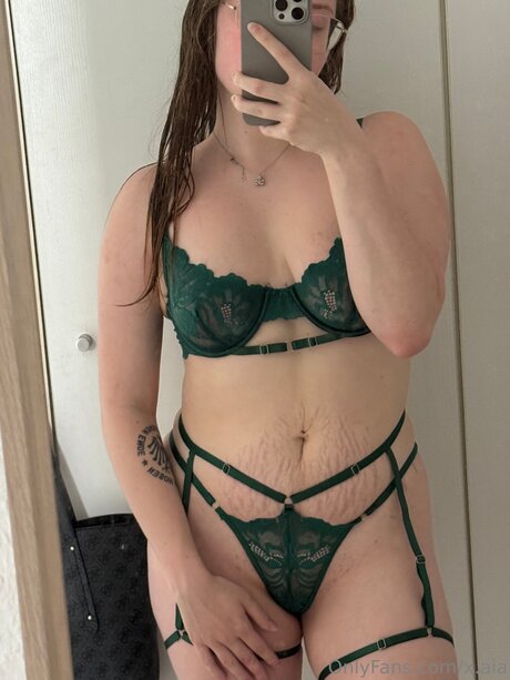 X Aia Nacktbilder von OnlyFans geleakt