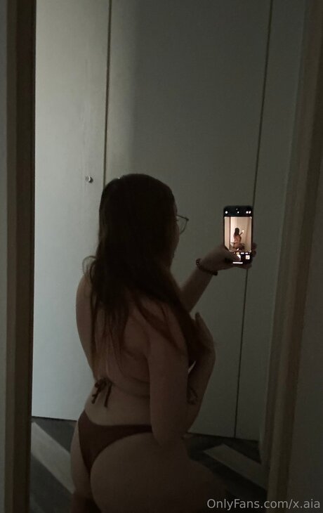 X Aia Nacktbilder von OnlyFans geleakt