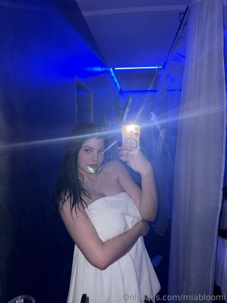 Miabloomi Titten OnlyFans