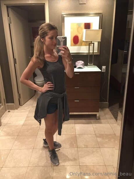 Annie Beau Leaks von Nacktbildern auf OnlyFans