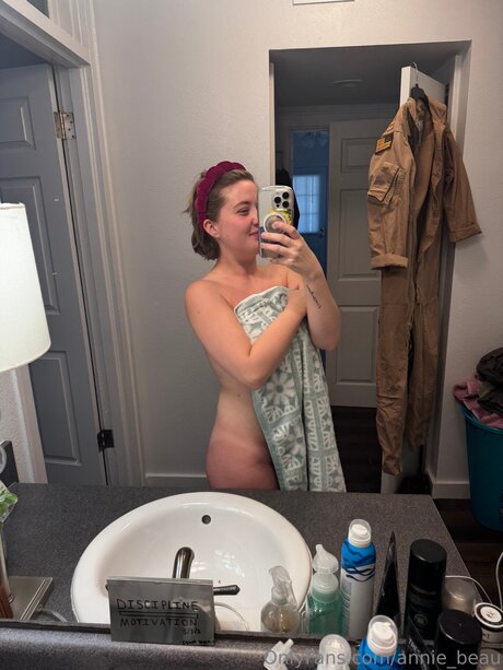 Annie Beau Nacktbilder-Leaks von OnlyFans