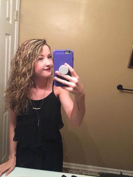 Annie Beau Nacktbilder-Leaks von OnlyFans