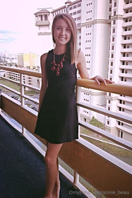 Annie Beau NSFW OnlyFans