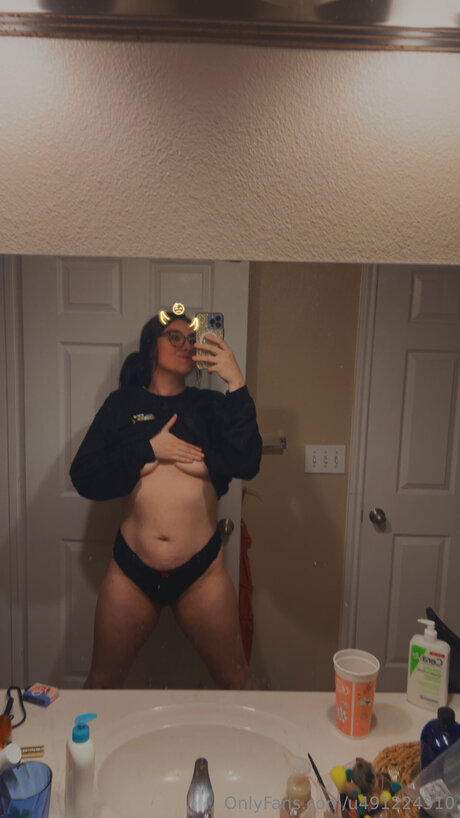 U491224510 OnlyFans-Leaks