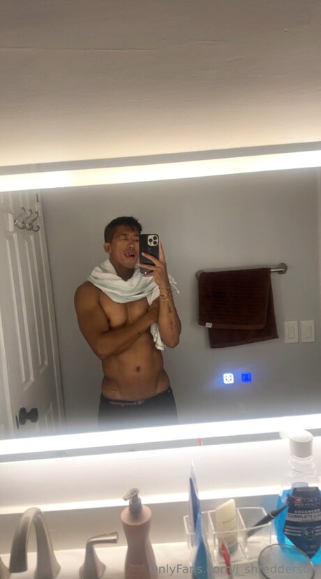 J Shredderson Po OnlyFans