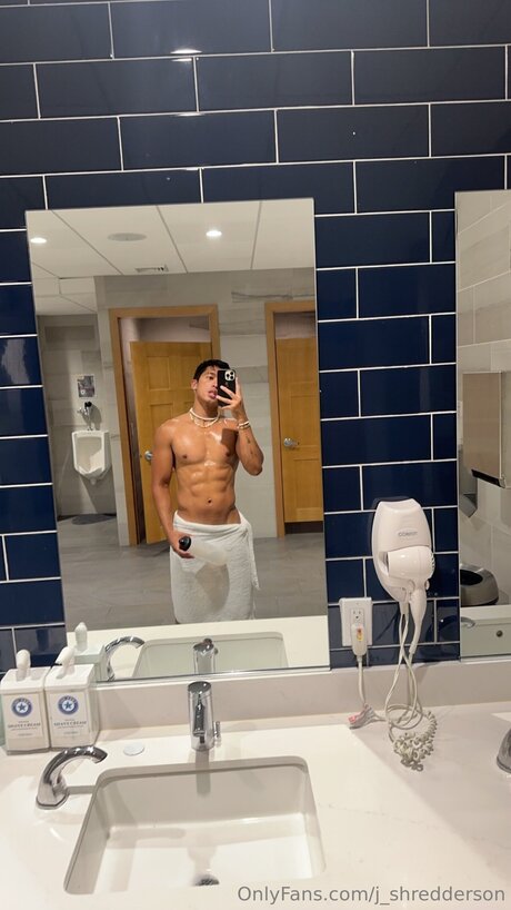 J Shredderson Nacktpornos auf OnlyFans