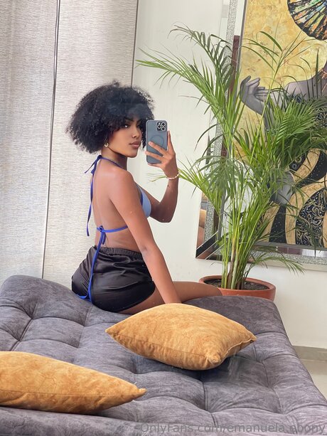 Emanuela Ebony OnlyFans Bilder