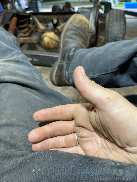 Powerstrokin84 OnlyFans Bilder nackt