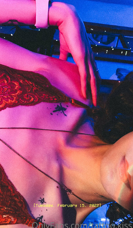 tattoo kiss OnlyFans NSFW