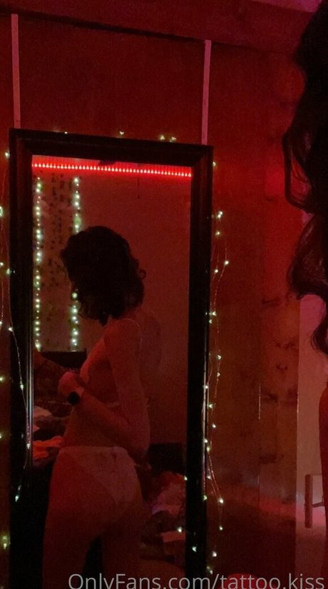 tattoo kiss Kostenlose OnlyFans-Pornos