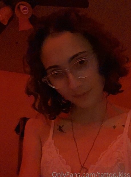 tattoo kiss XXX OnlyFans