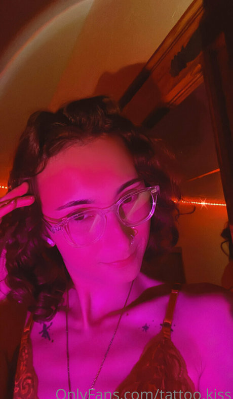 tattoo kiss Nacktporno OnlyFans