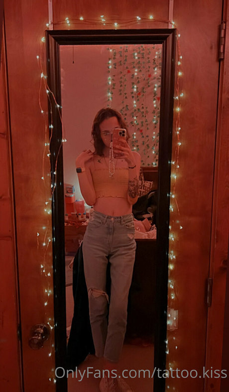 tattoo kiss OnlyFans Leaks Gratis