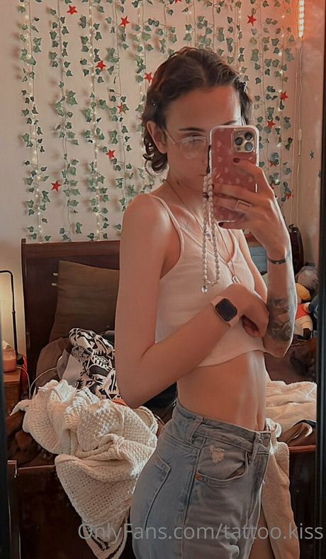 tattoo kiss OnlyFans-Seite