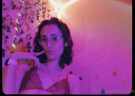 tattoo kiss OnlyFans Dirtyship geleakt