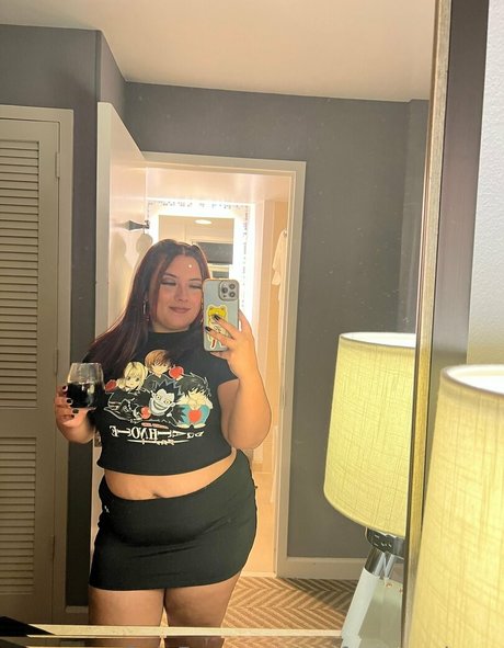 perfectpeachxxx OnlyFans schlank