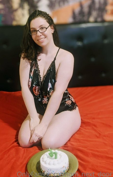 mom next door OnlyFans XXX