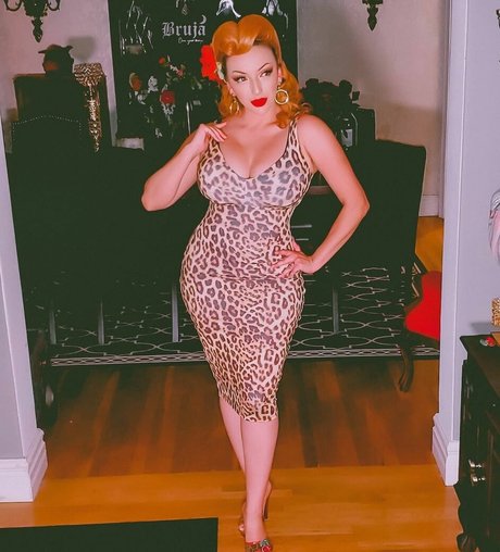 PinUpDollAshleyMarie OnlyFans Sex Leaks