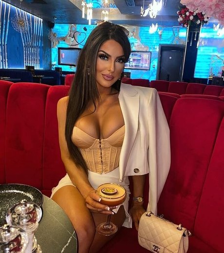 Kayleigh Rose Dematos OnlyFans Fotos