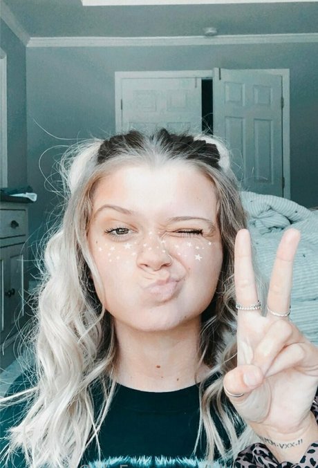 ellabelleeee Leaks von Nacktbildern auf OnlyFans