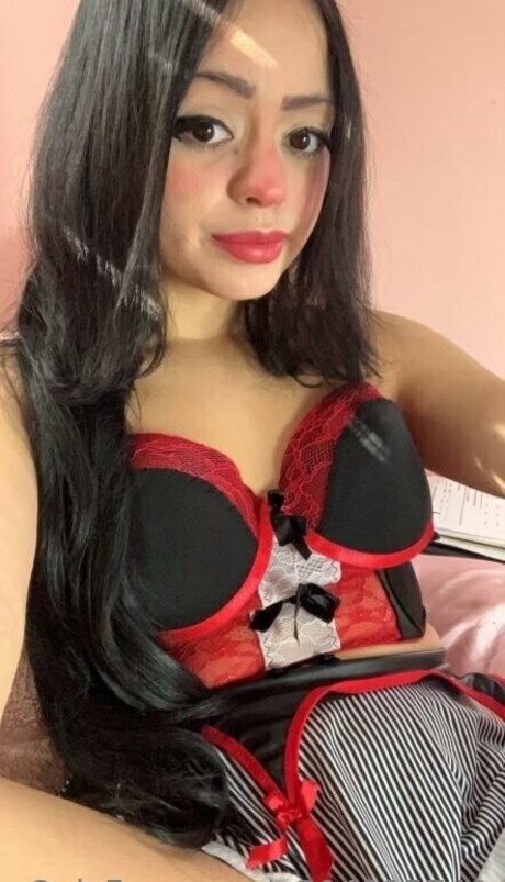 pearlylily OnlyFans explizite Inhalte