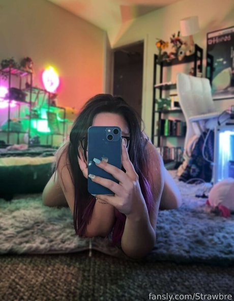 Strawbre OnlyFans Leaks