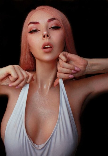 Hessakai Brüste OnlyFans