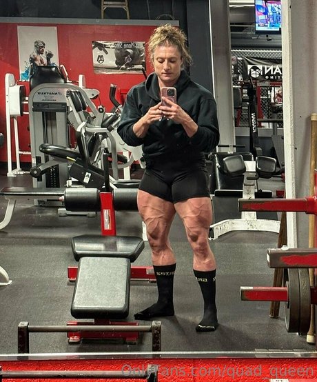 Quad queen OnlyFans-Bilder