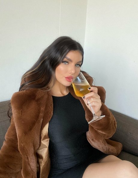 nicolethorne OnlyFans nackte Brüste