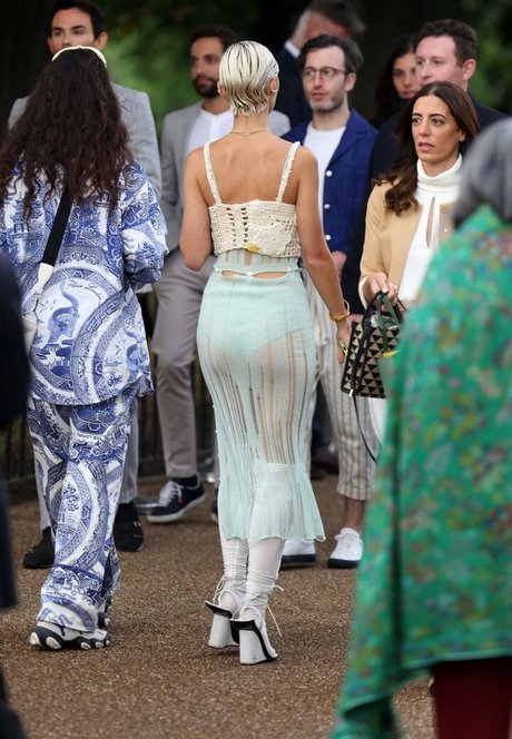 Iris Law OnlyFans Pornografie