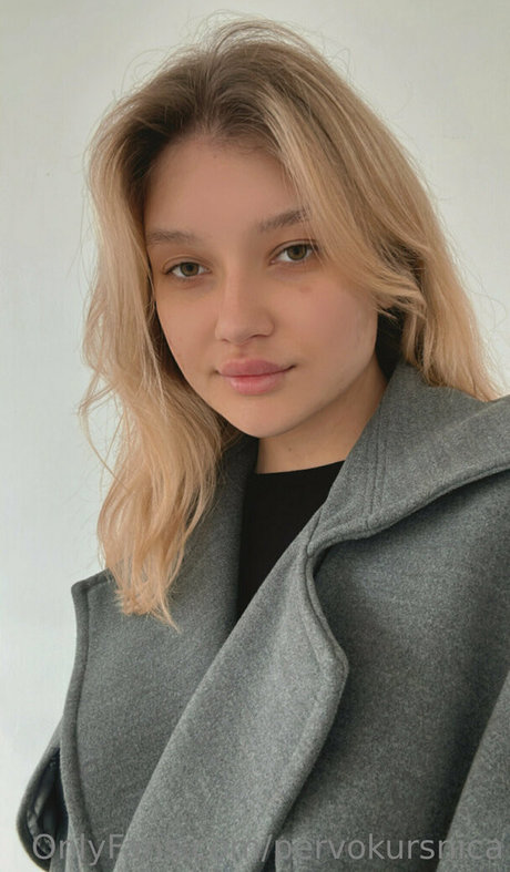 pervokursnica OnlyFans Leak Pornografie