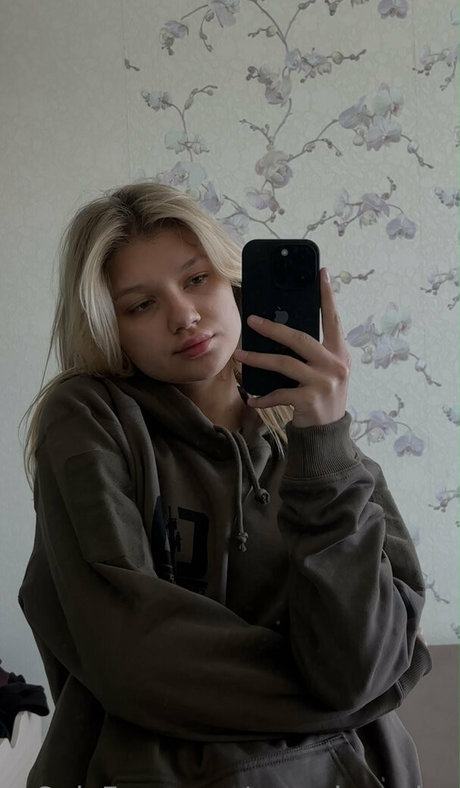 pervokursnica Unzensiert OnlyFans