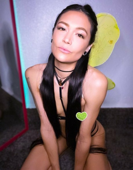 rainin falls OnlyFans Nacktbilder geleakt