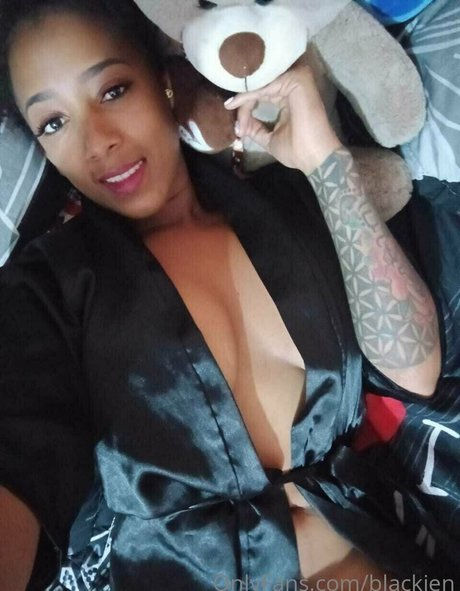 blackjen OnlyFans Striptease