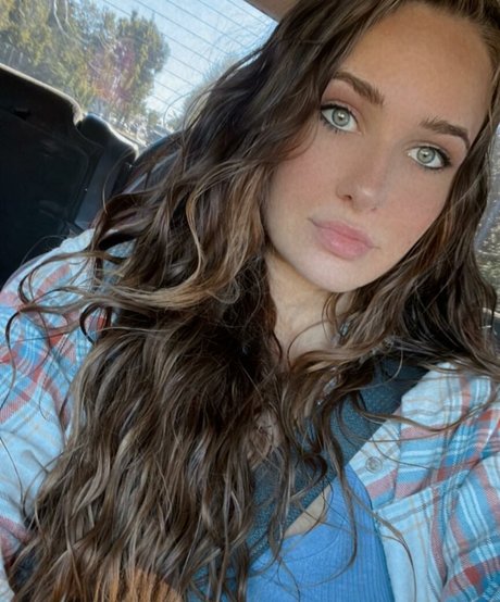 Ella Estrid Titten OnlyFans