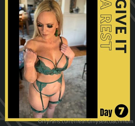 meandmysexcoachmom OnlyFans Bilder