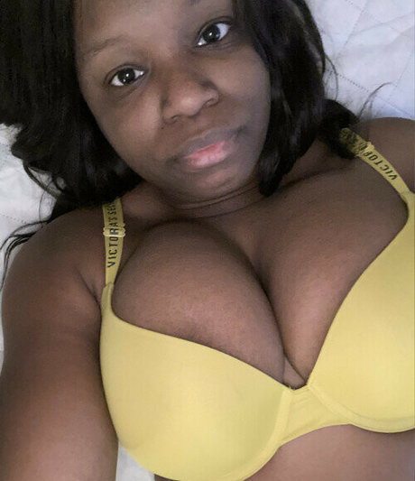 ThatChocoBxtch OnlyFans Fotos