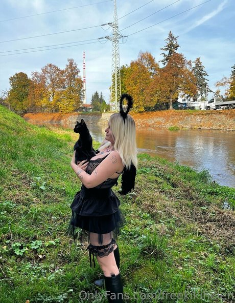 freekikihelen OnlyFans Leaks