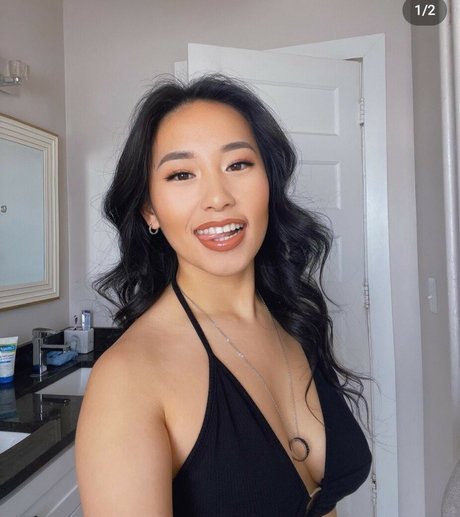 nerdige teen-onlyfans erotisch Selfie